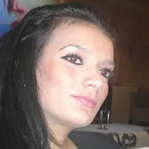 Я Авелина, 24, из Верхней Туры, ищу знакомство для регулярного секса