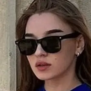 Я Арина, 24, из Санкт-Петербурга, ищу знакомство для приятного времяпровождения