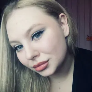 Полина из Архангельска, мне 22, познакомлюсь для секса на одну ночь