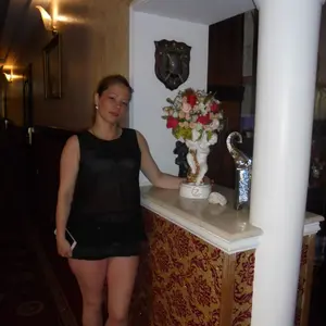Я Алена, 33, знакомлюсь для постоянных отношений в Котласе